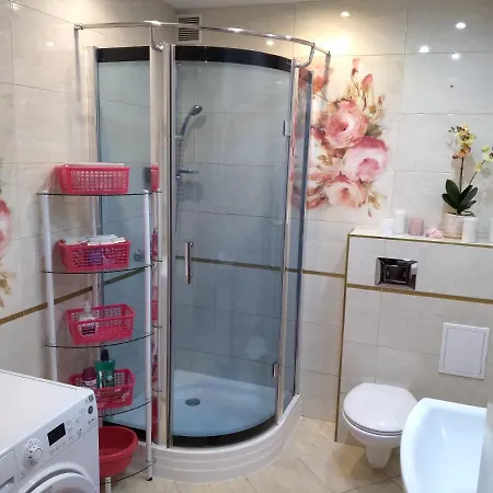 Apartamencik Przy Fontannie * 科沃布热格